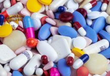 마약과의 전쟁…관세청, 2600만 명 동시 투약 분량 마약류 압수 white blue and orange medication pill