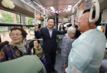 성북구, 교통약자 무료 서틀버스 교체 완료… 첫날 시승에 이승로 구청장 점검 나서