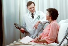 AI 기반 건강 관리, 맞춤형 건강 시대를 열다 man in white button up shirt holding black tablet computer