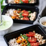“꾸준함이 답이다”… 균형 잡힌 식단 실천, 이제는 작은 변화부터 a couple trays of food