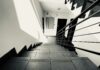 걷기 운동, 바쁜 일상 속 건강 챙기기 좋은 선택 a black and white photo of a staircase